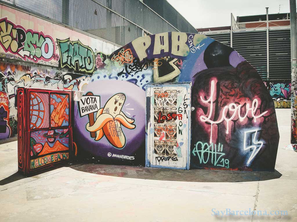 Een graffiti kunst werk in Poble sec, Barcelona